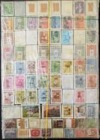 117 klf magyar bündli műanyagtálcán a krajcárosoktól, benne régiek, képesek, modernek