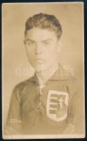 cca 1925 Turay József (1905-1963) labdarúgó, világbajnoki ezüstérmes (1938), 1926 és 1933 között a Ferencváros (FTC), 1933 és 1940 között a Hungária FC (MTK) játékosa, fotólap, 13,5x8 cm