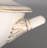 Zsolnay "Éva" virágmintás peremű 62 részes szervírozó készlet, közte nemesi monogrammal dí...