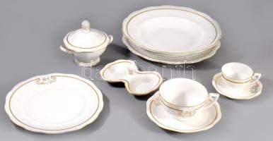 Zsolnay "Éva" virágmintás peremű 62 részes szervírozó készlet, közte nemesi monogrammal dí...