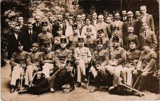 1915 Fiume, Rijeka; A fiumei m. kir. államrendőrségi tisztviselők a kormányzósági palota kertjében / Rijeka State Police officers in the garden of the Governor's Palace. photo (EB)