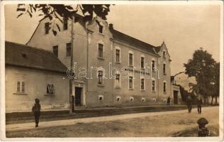 Orsova, Internatul Scoalei Sup. de Cohert / internátus és Ördögh-ház / boarding school. photo (fl)
