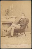 1867 Férfi szivarral, keményhátú fotó Kozics pozsonyi műterméből, kis foltokkal, 16,5×10,5 cm