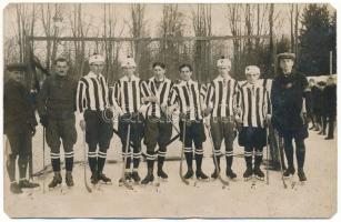 1921 Kassa, Kosice; a KAC (Kassai Atlétikai Club) férfi hockey csapata: Varga, Barta, Paucsó, Böszörményi, Klestinszky, Burtovzsky, Frank, Heckó, Tabicki, csoportkép, jégkorong / men ice hockey team of Kosice Athletic Club. sport photo (EM)