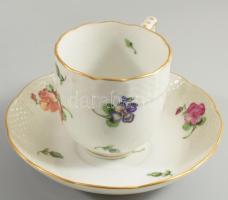 Herendi antik mokkás készlet. Hiányos. Kiöntő, 5 csésze, 6 alj. Kézzel festett, jelzett, rózsán apró...