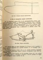 Péterfi János - Szemenyei Zoltán - Várnai Imre: A cipő szerkesztése I-II. Bp., 1982, Műszaki. Kiadói...