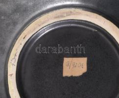 Iparművész kerámia tál. Kézzel festett, jelzett, hibátlan d: 28 cm