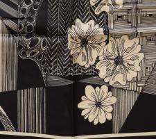 Női selyem kendő Szász Endre által tervezett mintával, jelzett, hibátlan 90x90 cm , eredeti dobozába...