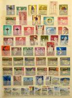 Berlin csak komplett kiadások, 69 klf postatiszta és falcos kiadás, jobbakkal, 2 blokk + 155 klf pecsételt kiadás, 2 blokk + 43 klf feláras kiadás, 1 blokk + 4-es tömbök, összesen 555 db bélyeg A4-es berakóban