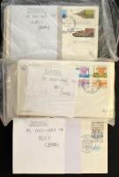 Izrael FDC gyűjtemény a 70-80-as évekből, kb 240 db FDC tabos bélyegekkel, cipős dobozban