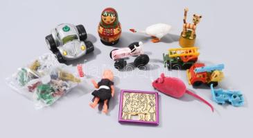 Egy doboz trafikárú figura