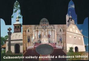 cca 2000-2010 "Csíksomlyói székely anyaföld a Szűzanya lábától", Erdély egyik legismertebb zarándok- és kegyhelyéről származó emléktárgy, a csíksomlyói kegytemplomot ábrázoló, kihajtható papírtok, benne egy tasak földdel, 15x11 cm