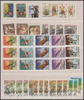 1989-1993 73 db MINTA bélyeg A/4-es berakólap mindkét oldalán