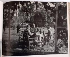 Homoki Nagy István: Szárnyas vadészmesterek. Fotóriport a vadászmadarakról. Bp., 1947, Magyar Könyvb...