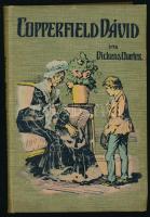 Dickens, [Charles] Károly: Copperfield Dávid élettörténete. - - regényéből. A magyar ifjuság számára átdolgozta: Benedek Gyula. Bp., 1906, Athenaeum, 151+[1] p.+ 4 t. Kiadói illusztrált egészvászon-kötés, ajándékozási bejegyzéssel.