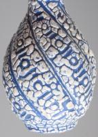 Gorka Géza Iparművészeti Vállalatos váza, kék alapon ugrasztott mázzal, jelzett, hibátlan, m: 18 cm