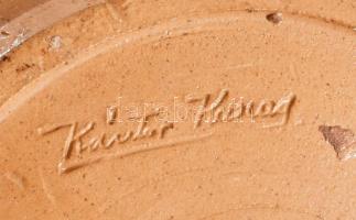 Kántor és Kun Gazda Karcag 3 darab kerámia tárgy, felületi sérülésekkel, m: 23 cm