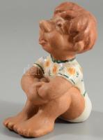 CSF jelzéssel ülő fiú figura. Hibátlan, m: 10 cm