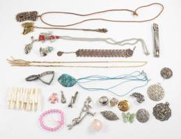 Zacskónyi vegyes bizsu tétel.