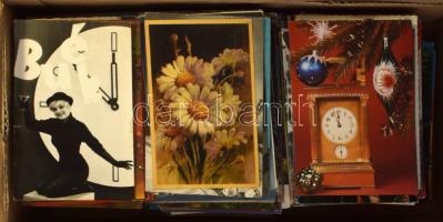 Több száz MODERN üdvözlőlap dobozban / Hundreds of greeting postcards in a box