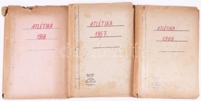 1966-1968 Könnyűatlétikai Híradó, a Magyar Testnevelési és Sportszövetség Csongrád megyei Tanácsa Atlétikai Szakszövetségének hivatalos lapja X-XII. évfolyamai (3 teljes évfolyam), szerk.: Monostori Tibor. Évfolyamonként lefűzve, sérült papírmappában. Megjelentek 70-100 példányban.