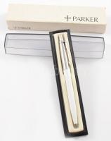 Parker toll, tokjában.