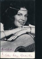 Dévai Nagy Kamilla (1950-) Liszt Ferenc-díjas énekes aláírása az őt ábrázoló képen