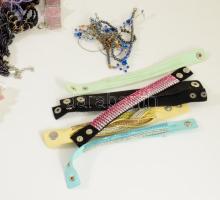 Vegyes bizsu tétel, közte hematit nyaklánc