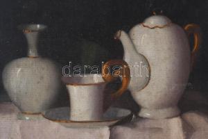 Molnár Z. János (1880-1960): Asztali csendélet porcelánokkal. Olaj, vászon, jelezve jobbra lent. Dek...