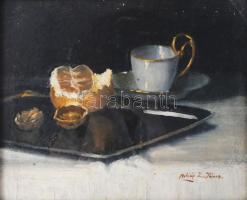 Molnár Z. János (1880-1960): Asztali csendélet porcelánnal és gyümölcsökkel. Olaj, vászon, jelezve jobbra lent. Dekoratív, üvegezett, kissé sérült fakeretben, 26x31 cm