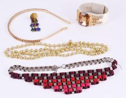 Kis doboznyi különféle bizsu