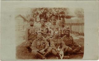 1915 Osztrák-magyar tüzérek csoportja kutyával / WWI Austro-Hungarian K.u.K. military artillery, group of soldiers with dog. photo + "K.u.K. Feldkanonenbatterie 3/12. B" "K.U.K. FELDPOSTAMT 102" (ragasztónyom / glue marks)
