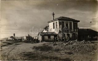 Német motorkerékpáros katonák az első világháború alatt / WWI German military, soldiers with motorcycles. photo (kis szakadás / small tear)