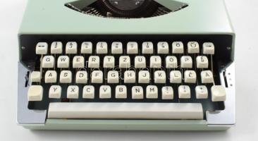 NIPPO P-200 írógép, jó állapotban, táskájában