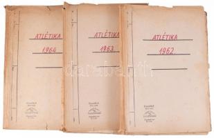 1962-1964 Könnyűatlétikai Híradó, a Csongrád megyei Atlétikai Szövetség hivatalos lapja VI-VIII. évfolyamai (3 teljes évfolyam), szerk.: Monostori Tibor. Évfolyamonként lefűzve, sérült papírmappában, helyenként kissé sérült, foltos lapokkal. Megjelentek 80-90 példányban.