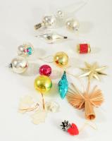 16 darab retro karácsonyfadísz.