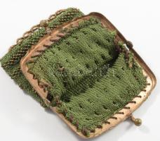 Kis színházi erszényke, textil, gyöngy hímzéssel, 10×7 cm