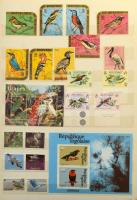 Madár motívum nagyrészt postatiszta motívum tétel, benne 780 db bélyeg, 20 blokk és kisív, 9 füzetla...