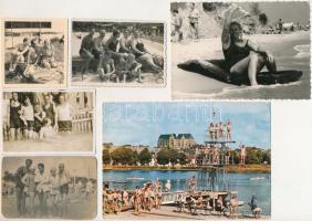 20 db régi és modern fotó és képeslap fürdőzőkről, vegyes méretben és minőségben / 20 pre- 1945 and ...