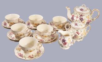 Zsolnay pillangó mintás kávés készlet, + 6 darab süteményes tányérral, 1 darab csészealj hiányzik, jelzett, hibátlan.