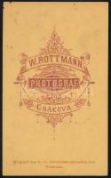 cca 1870 Férfi portréja, vizitkártya W. Rottmann csákovai (Ciacova) műterméből, kissé foltos, 10,5x6...