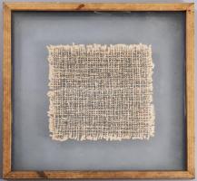 Jelzés nélkül: Lyuggatott szavak. Papír, üveg, keretben. 25x25 cm