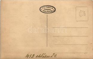 1932 Budapest VI. esküvő (?), násznép a Városligeti fasori református templom előtt. Olympia photo (...