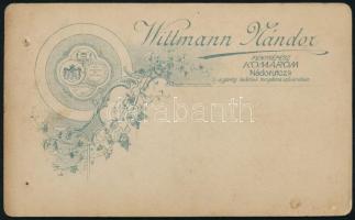cca 1900 Fiatal hölgy portréja, vizitkártya Wittmann Nándor komáromi műterméből, 11x6,5 cm