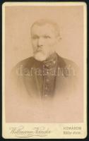 cca 1890 Idős férfi portréja, vizitkártya Wittmann Nándor révkomáromi (Komárom, Komorn, Komárno) műterméből, 10,5x6,5 cm