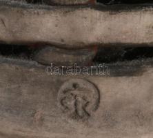 Szemereki Teréz (1947-): Kúp objekt. Kézzel formált kerámia, jelzett, hibátlan, m: 18 cm