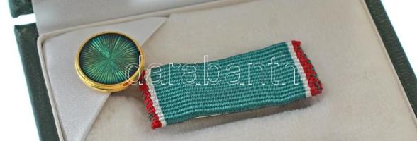 1991. A Magyar Köztársasági Érdemrend lovagkeresztje, polgári tagozatának tokja, szalagsávval és rozettával T:UNC,AU