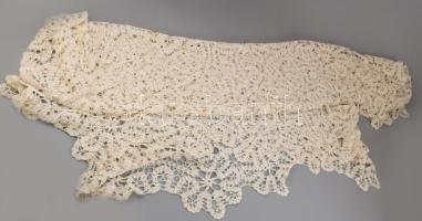 3 darab régi terítő, az egyik nagyobb méretű