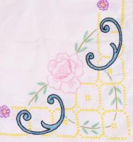 Kézzel hímzett terítő, cca 90x90 cm