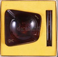 Retro öngyújtó és szipka, dobozban.